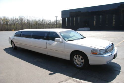 Lincoln 120" Limousine 2006, image 3