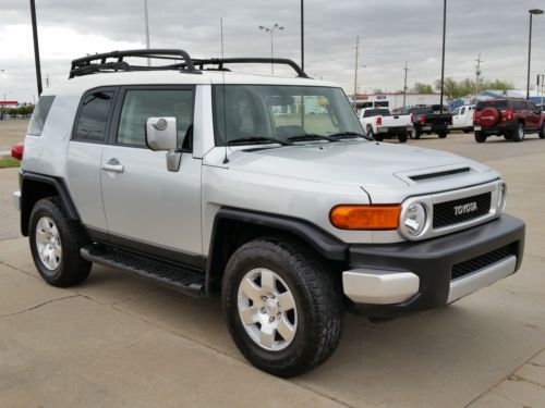 Loaded 2008 toyota fj cruiser 4wd parking sonar, subwoofer