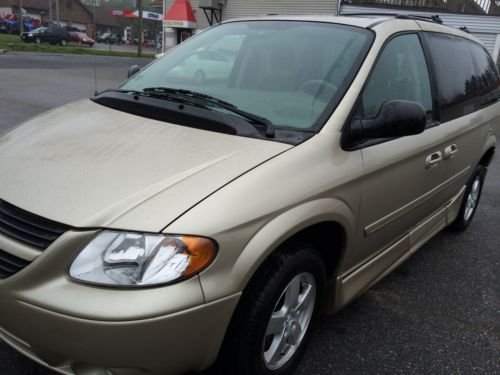 2005 dodge grand caravan sxt handicap wheelchair van 4-door 3.8l