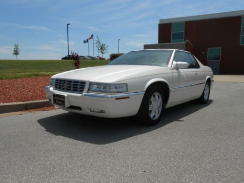 2001 cadillac eldorado esc coupe 2-door 4.6l one owner white diamond