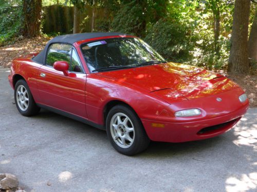 1997 mazda miata convertible 2-door 1.8l red. clean title.