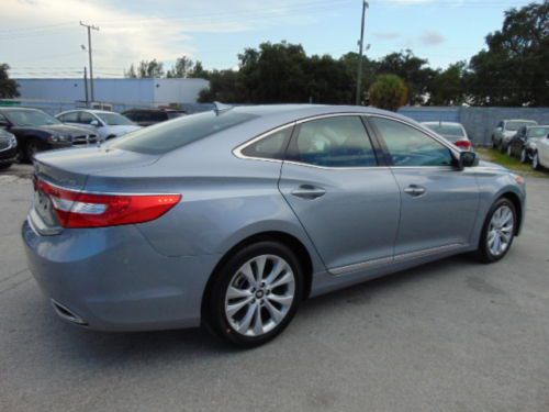 *mega deal* 2014 hyundai azera v6  -limited-  navigation - pano roof - camera