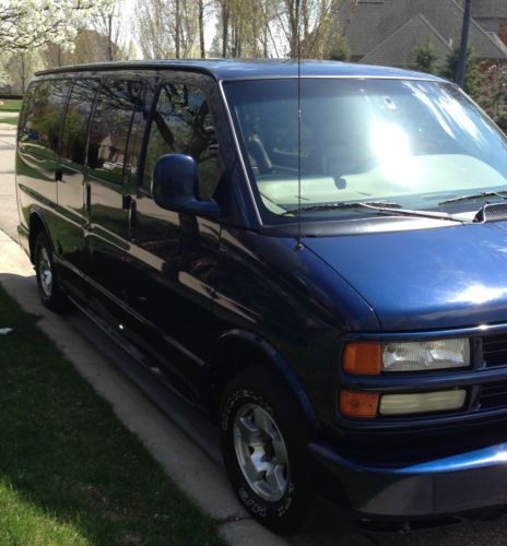 2001 chevrolet express van lt