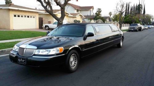 1999 lincoln town car executive limousine 4-door 4.6l