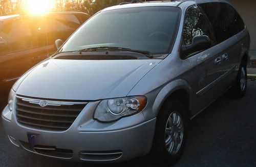 2005 chrysler town &amp; country