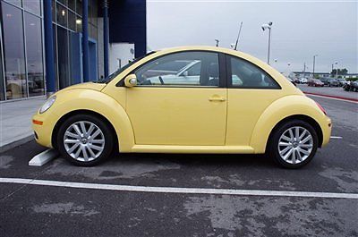 2dr auto se volkswagen new beetle coupe low miles hatchback gasoline 2.5l l5 sfi