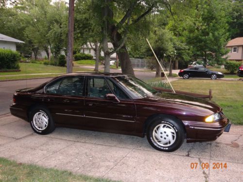 1998 pontiac bonneville low miles. 2nd owner. very good condition no reserve!!!!