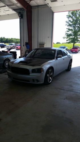 Silver/black 2006 dodge charger srt8 6.1l hemi