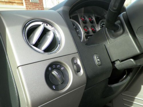 2006 Ford F-150 FX4 Crew Cab Pickup 4-Door 5.4L Black Leather, image 4