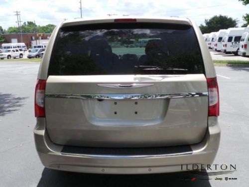 2014 chrysler town & country touring-l