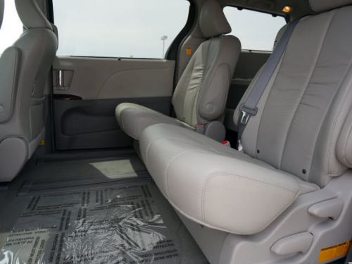 2012 toyota sienna xle