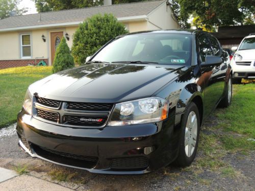 Like new &#039;13 avenger   -&gt;&gt;&gt;only 8k miles ,powers , black on black ,runs perfect