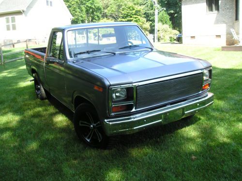 1983 ford f-100 xlt lariat standard cab pickup 2-door 5.0l