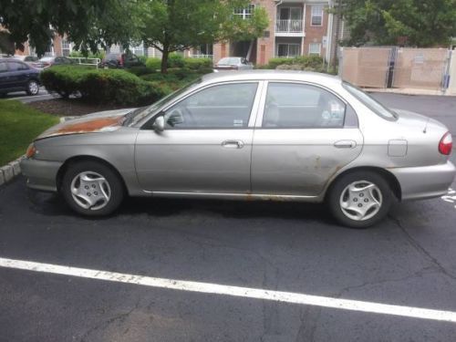 2000 kia sephia ls sedan 4-door 1.8l (needs repair)