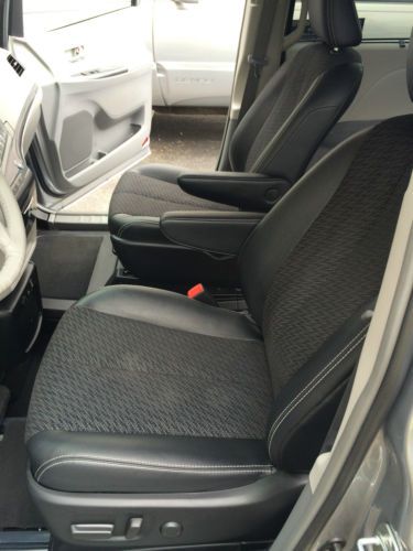 2012 Toyota Sienna Wheelchair accesible handicap van- Braun Mobility, image 21