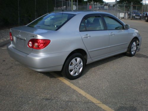 2006 Toyota Corolla LE Sedan 4-Door 1.8L, image 2