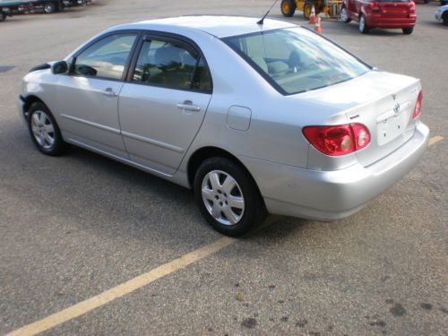 2006 Toyota Corolla LE Sedan 4-Door 1.8L, image 3