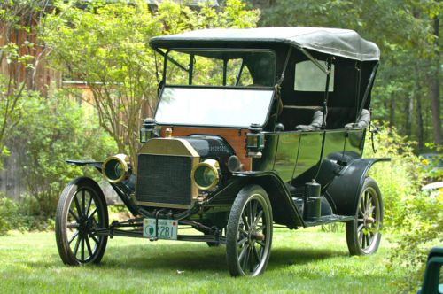 1913 ford mode t touring automobile
