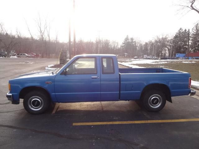 Chevrolet s-10 pickup