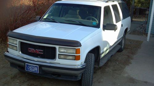 Clean, straight, no rust, 1997 gmc k1500 suburban slt, 5.7l, 4x4, 151k miles