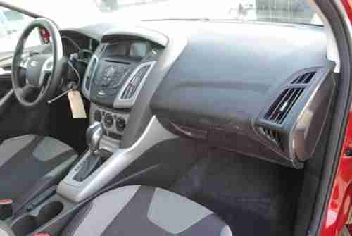 2012 Ford Focus SE Sedan Damaged Salvage RUNS! Low Miles Economical Wont Last!!, US $6,900.00, image 6