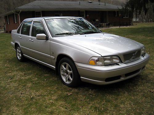 Volvo s70 sedan one owner lo miles real nice