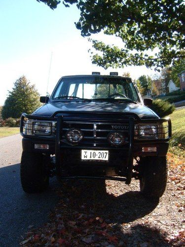 Toyota extra cab pickup truck, weber carb, rebuilt 22r motor, offenhauser intake