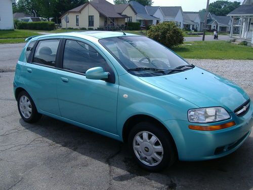 2005 chevrolet aveo lt hatchback 4-door 1.6l