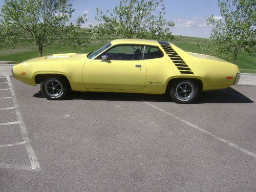 1972 plymouth roadrunner (satellite sebring +)