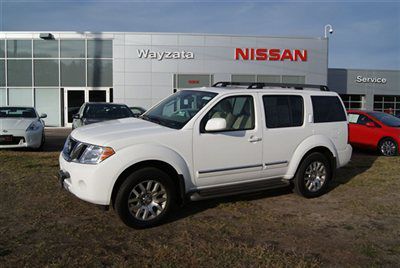2012 pathfinder le 4x4, white / tan, nav, dvd, roof,leather, 3rd seat, 20k miles