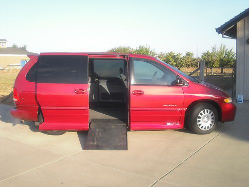 1999 dodge grand caravan wheelchair van vmi in floor conversion only 90k miles