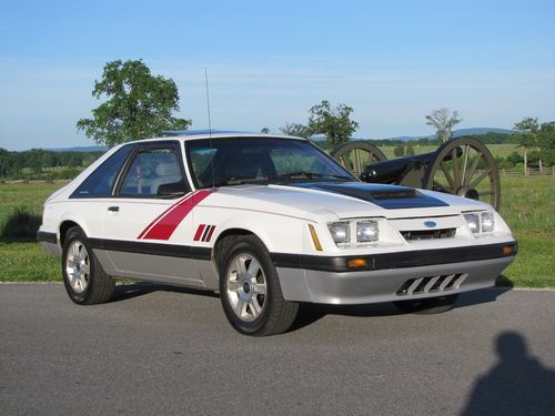 1993 ford mustang lx hatchback 2-door 2.3l