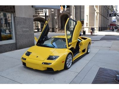 2001 lamborghini daiblo vt  low miles contact chris @ 630-624-3600