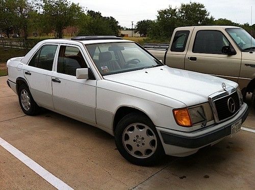 1990 mercedes-benz 300e 2.6 sedan 4-door 2.6l