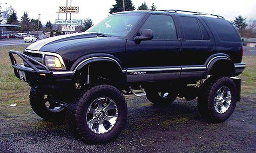 95 chevy blazer radically altered built v8 3/4 ton 4x4 lifted 20's yukon locker