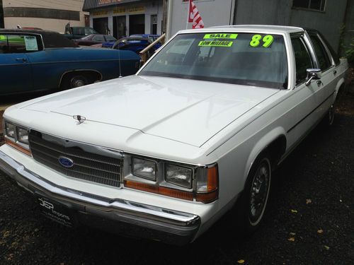 1989 ford ltd crown victoria base sedan 4-door 5.0l