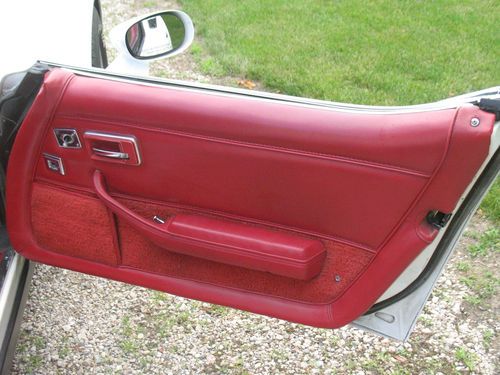 1981 Chevrolet Corvette - White with Red Interior - T-Tops - 62,000 miles, image 9
