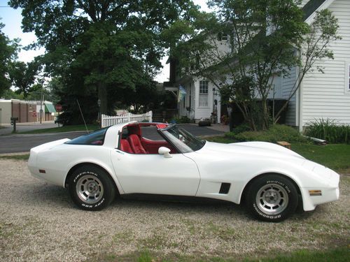 1981 Chevrolet Corvette - White with Red Interior - T-Tops - 62,000 miles, image 14