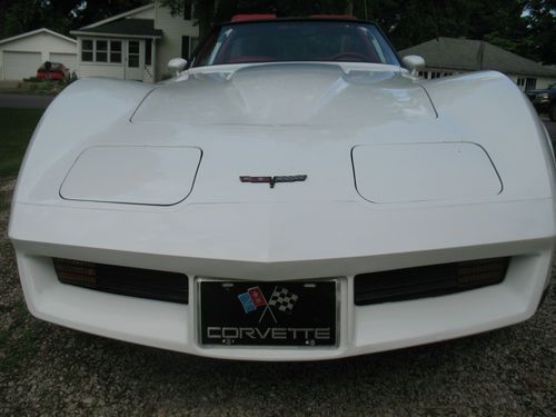 1981 Chevrolet Corvette - White with Red Interior - T-Tops - 62,000 miles, image 15