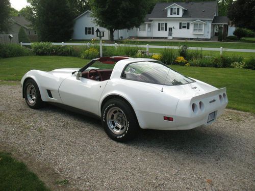1981 Chevrolet Corvette - White with Red Interior - T-Tops - 62,000 miles, image 17