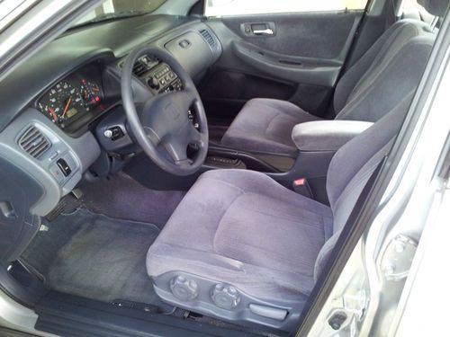 2000 Honda Accord DX Sedan 4-Door 2.3L, US $3,200.00, image 4