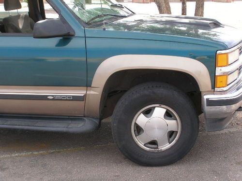 1998  Cheverolet  Surburban  K-1500  4WD, US $2,700.00, image 4