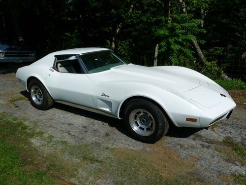 1974 chevrolet corvette t-top 2-door 5.7l