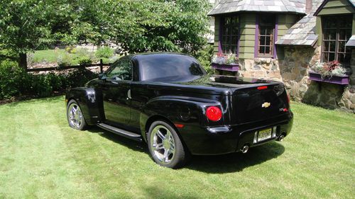 2005 chevrolet ssr base convertible 2-door 6.0l