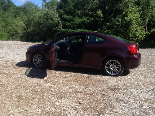 2006 scion tc 5-speed pano sunroof nav rear view camera only 70k  loaded..