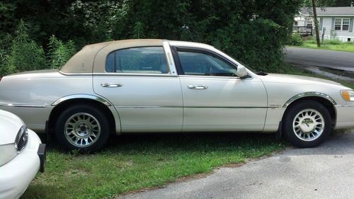 2000 Lincoln Town Car Cartier Sedan 4-Door 4.6L, image 15