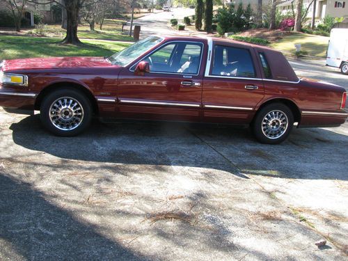 1997 lincoln town car executive sedan 4-door 4.6l