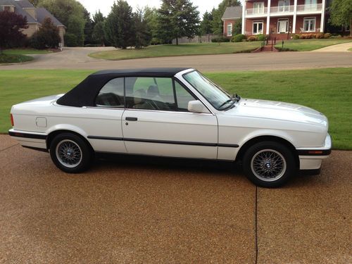 1992 bmw 318i base convertible 2-door 1.8l