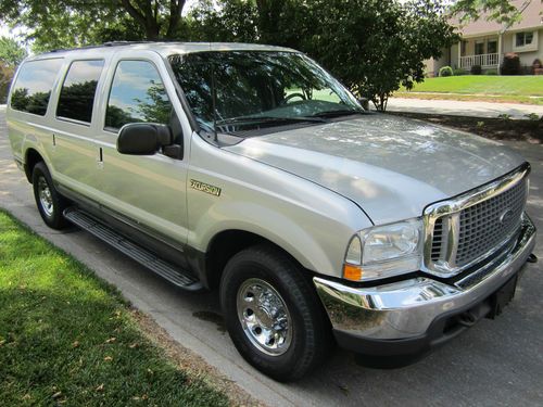 2002 ford excursion xlt 4x2   ****low mles--low reserve****