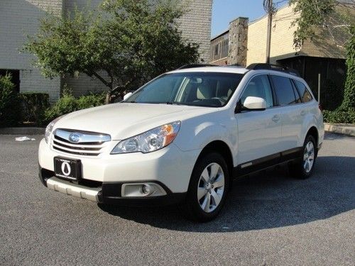 Beautiful 2011 subaru outback 3.6 limited, loaded, warranty!!!